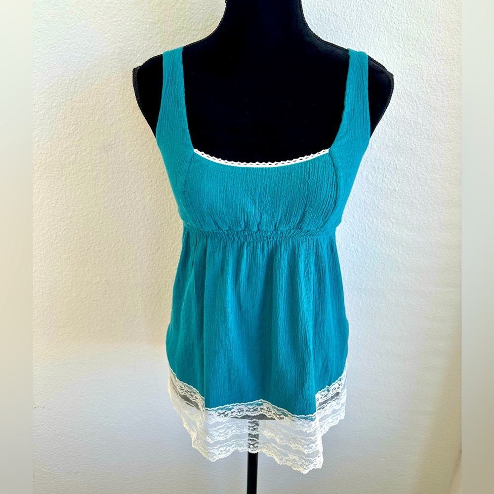 LACE PEASANT TOP